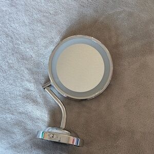Round LED Vanity Mirror in Silver double sided with a light